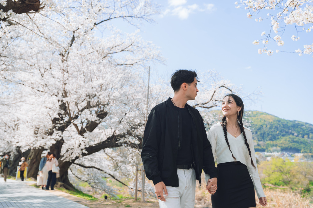 Spring couple photoshoot in Yodogawa, Kyoto Japan